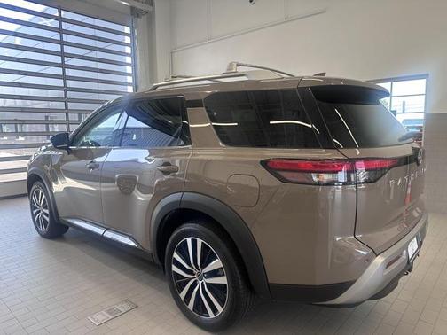 2023 Nissan Pathfinder Platinum 4WD