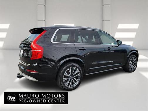 2022 Volvo XC90 T5 Momentum