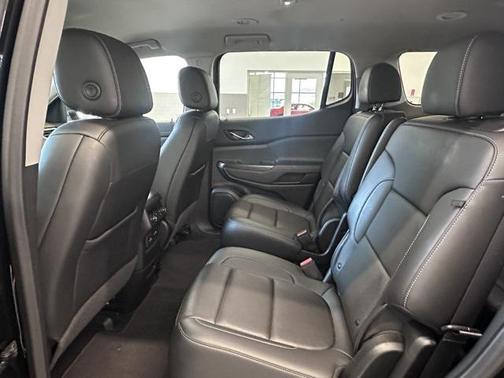 2022 GMC Acadia AWD SLT