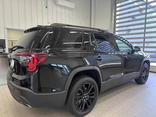 2022 GMC Acadia AWD SLT