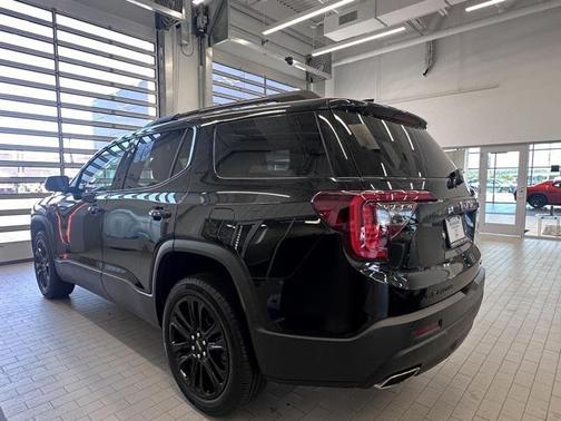 2022 GMC Acadia AWD SLT