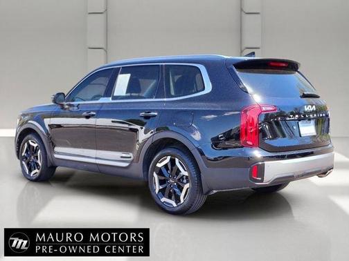 Black 2025 Kia Telluride S