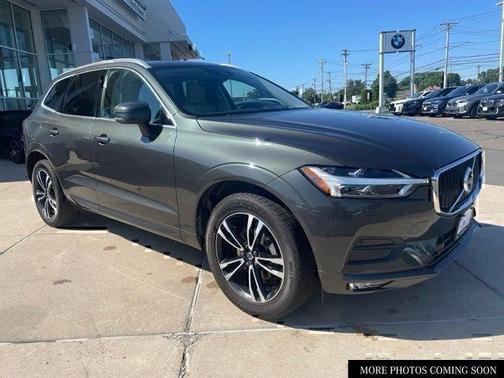 Green 2020 Volvo XC60 T5 Momentum