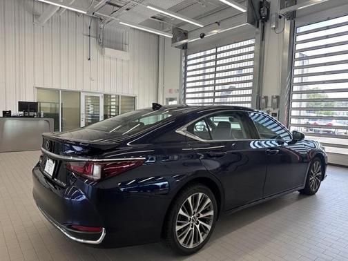 2021 Lexus ES 250 Base