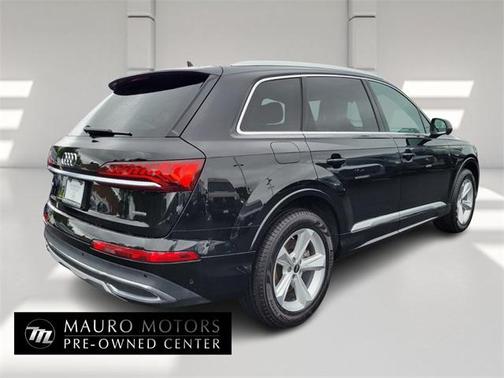 2022 Audi Q7 55 Premium