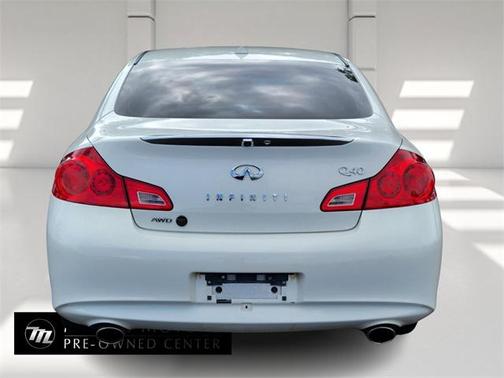 2015 INFINITI Q40 Base