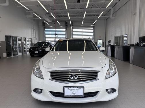 2015 INFINITI Q40 Base