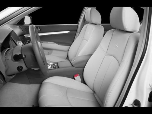 2015 INFINITI Q40 Base