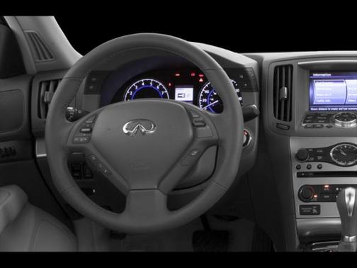 2015 INFINITI Q40 Base