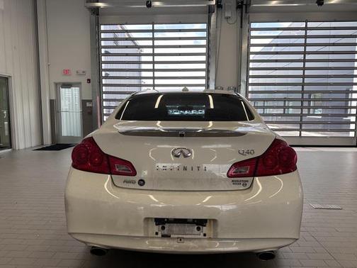 2015 INFINITI Q40 Base