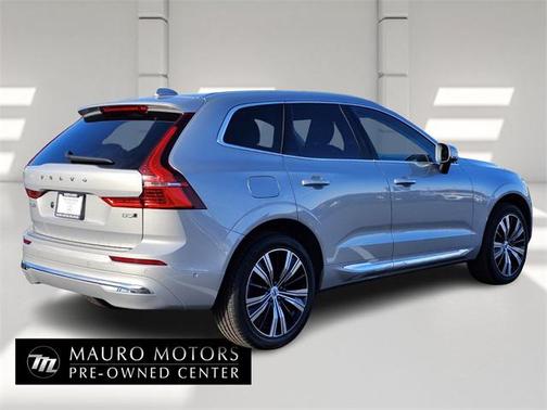 2022 Volvo XC60 B5 Inscription