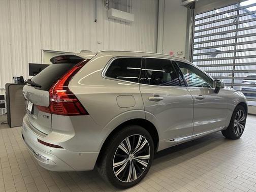 2022 Volvo XC60 B5 Inscription