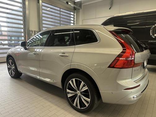 2022 Volvo XC60 B5 Inscription