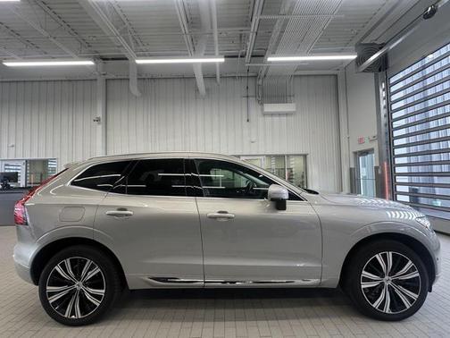 2022 Volvo XC60 B5 Inscription