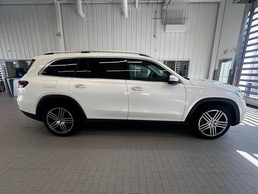 MANUFAKTUR Diamond White Metallic 2024 Mercedes-Benz GLS 450
