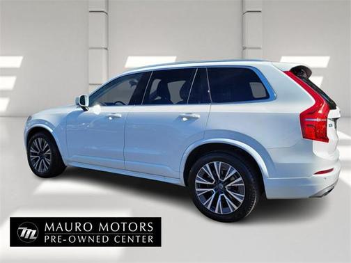 2021 Volvo XC90 T5 Momentum