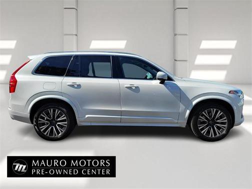 2021 Volvo XC90 T5 Momentum