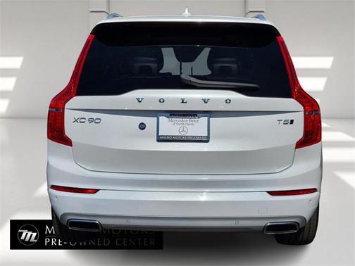 2021 Volvo XC90 T5 Momentum