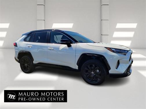 2022 Toyota RAV4 Hybrid SE
