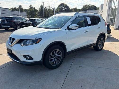 Pearl White 2016 Nissan Rogue SL