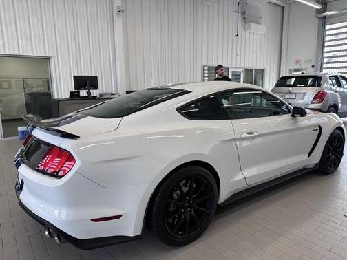 2018 Ford Shelby GT350 Base