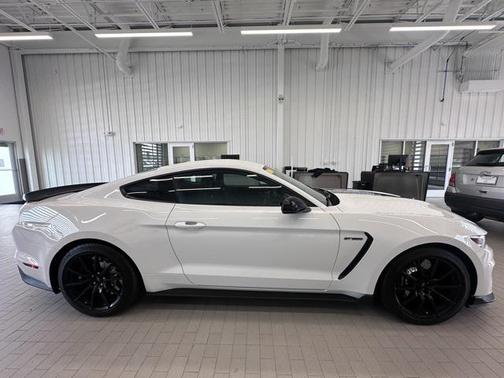 2018 Ford Shelby GT350 Base
