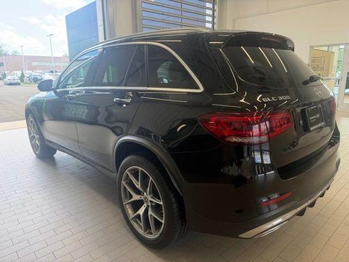 Black 2022 Mercedes-Benz GLC 300 Base 4MATIC