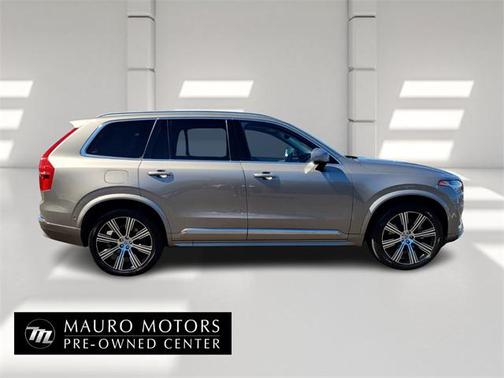 2022 Volvo XC90 T6 Inscription