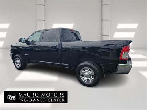 2022 RAM 2500 Tradesman Crew Cab 4x4 6'4' Box