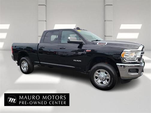 2022 RAM 2500 Tradesman Crew Cab 4x4 6'4' Box