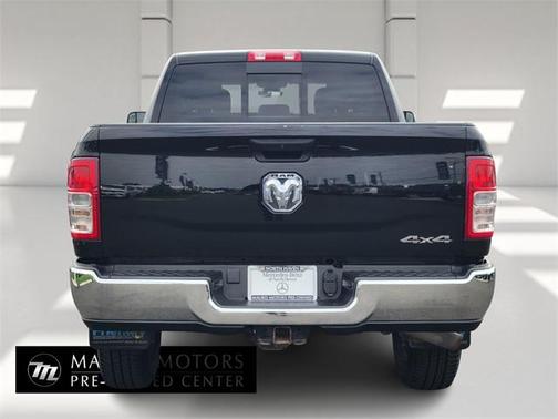 2022 RAM 2500 Tradesman Crew Cab 4x4 6'4' Box