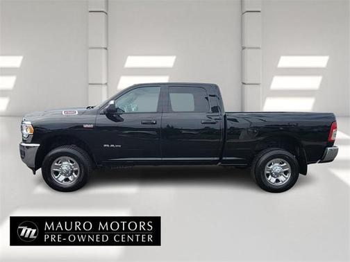 2022 RAM 2500 Tradesman Crew Cab 4x4 6'4' Box