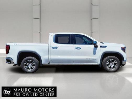White 2025 GMC Sierra 1500 SLT