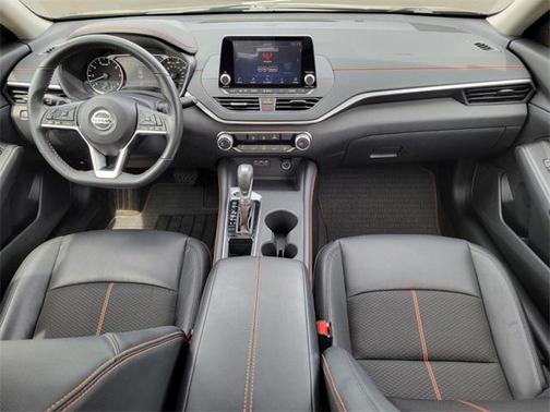 2022 Nissan Altima SR FWD
