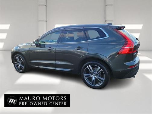 2018 Volvo XC60 T5 Momentum