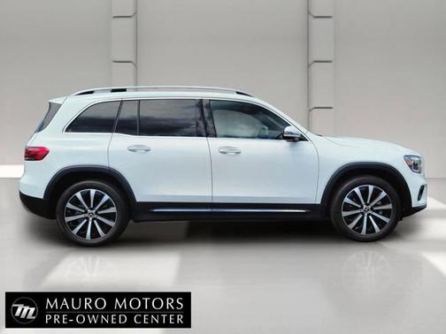 Polar White 2023 Mercedes-Benz GLB 250