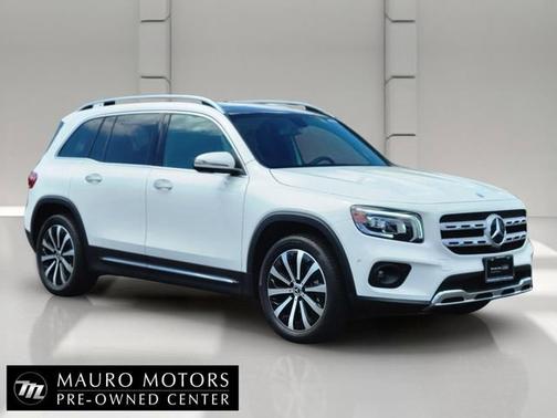 Polar White 2023 Mercedes-Benz GLB 250