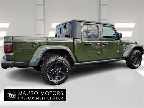 2022 Jeep Gladiator Sport