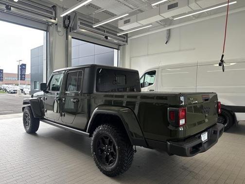 2022 Jeep Gladiator Sport