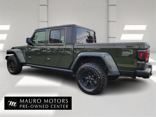 2022 Jeep Gladiator Sport