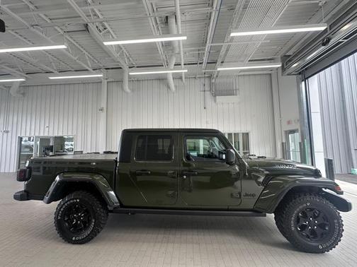2022 Jeep Gladiator Sport