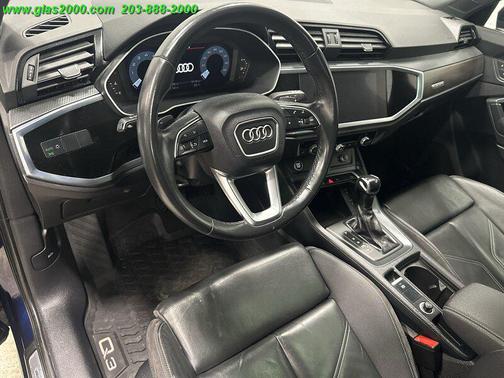 2022 Audi Q3 45 S line Premium