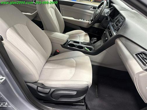 2016 Hyundai SONATA Hybrid SE