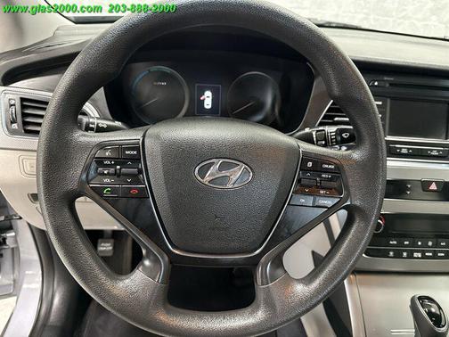 2016 Hyundai SONATA Hybrid SE