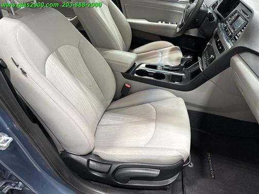 2016 Hyundai SONATA Hybrid SE