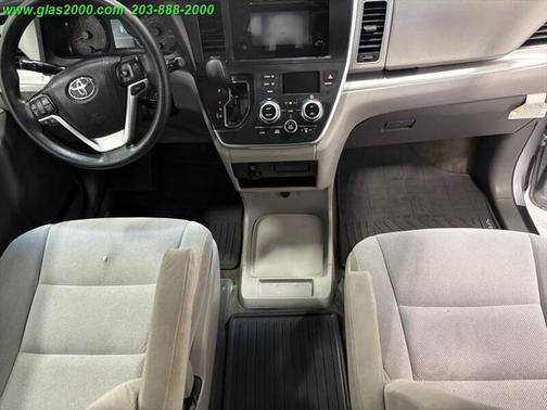 2016 Toyota Sienna L