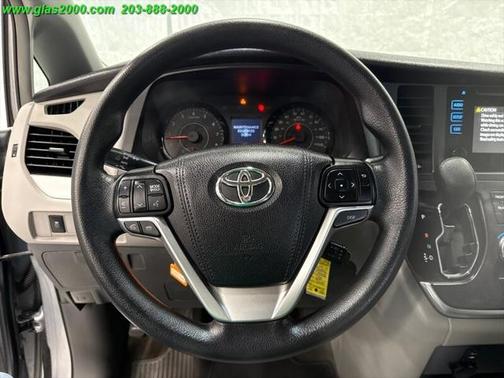 2016 Toyota Sienna L