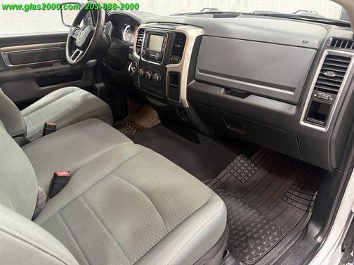 Bright White Clearcoat 2018 RAM 1500 SLT