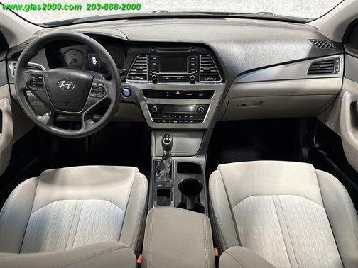 2016 Hyundai SONATA Hybrid SE