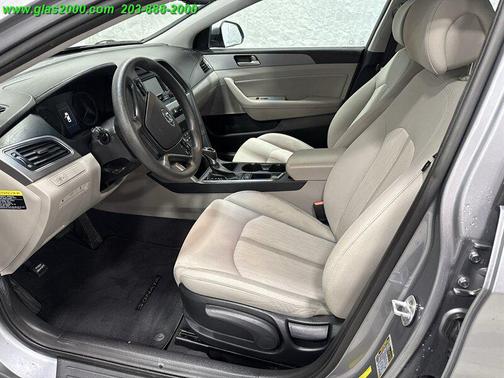2016 Hyundai SONATA Hybrid SE